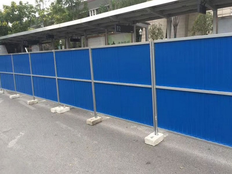 滨江临时围挡（石头底座）
